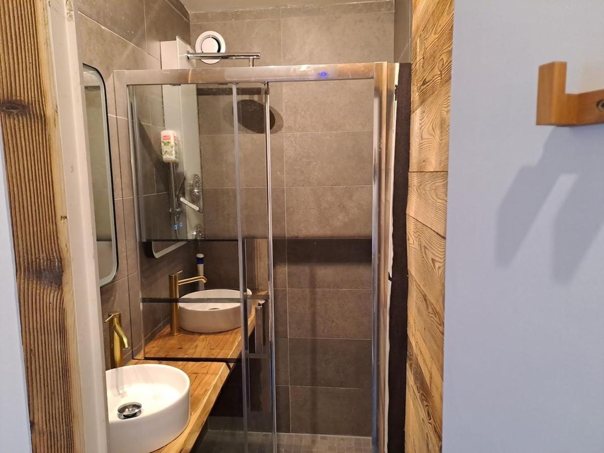 Maison A Moutiers 3 Vallees 4 Chambres 10 Pers Eksteriør billede